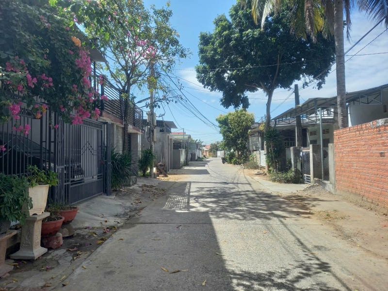 Bán đất hẻm 147 Nguyễn Văn Linh, phường Nguyễn Trãi ,TP kon Tum .